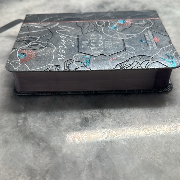 A Little God Time for Women Morning & Evening Devotional - Brand New! - Picture 4 of 9